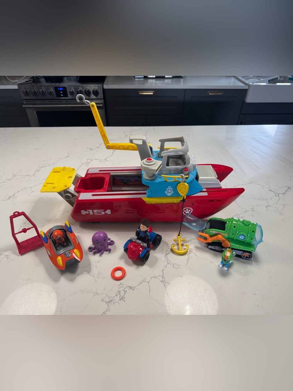 Paw Patrol Sea Patroller and accessories